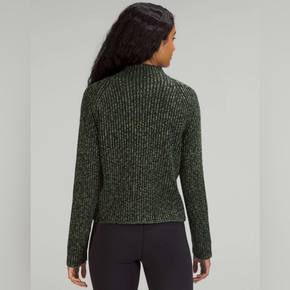 Lululemon Cotton-Cashmere Blend Mock Neck Sweater
Green Navy Black
W3GKGS
Sz 4 - Picture 2 of 8